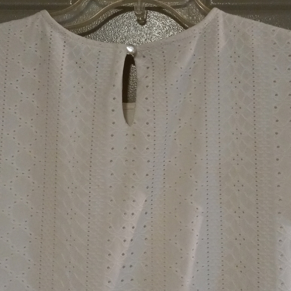 Adrianna Papell Womans Sz L Ivory Eyelet Flutter Sleeve Top Blouse Overlay - Picture 6 of 10